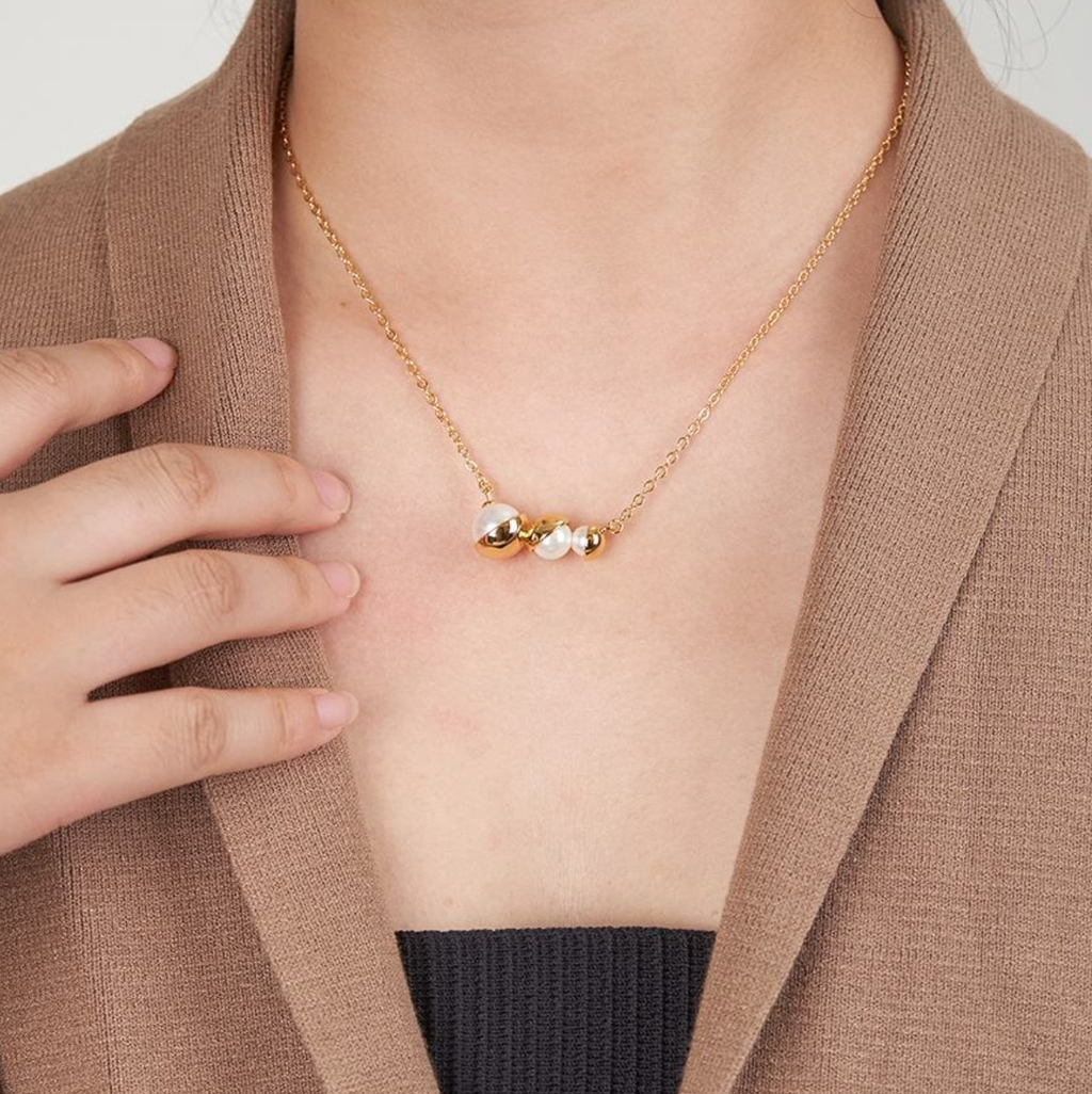 Eclipse Capped Pearl Bar Necklace